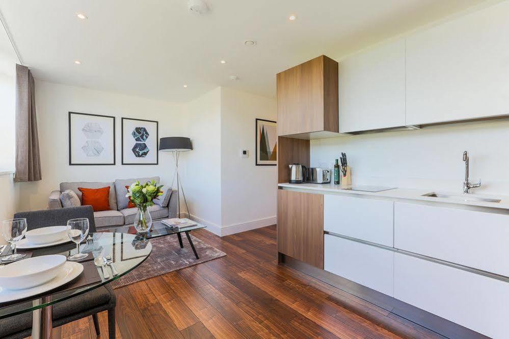 Swiss Cottage One Лондон Экстерьер фото
