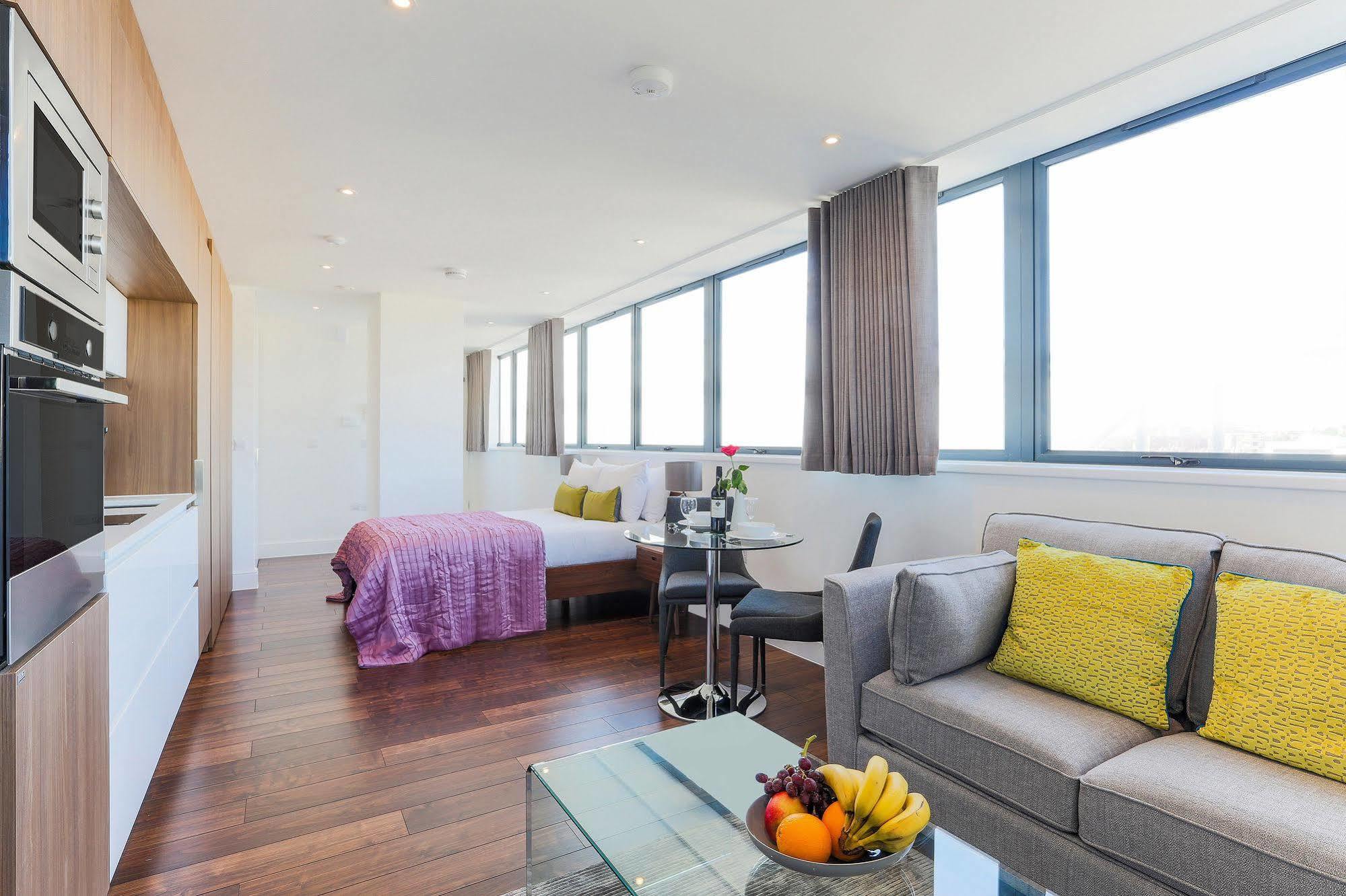 Swiss Cottage One Лондон Экстерьер фото