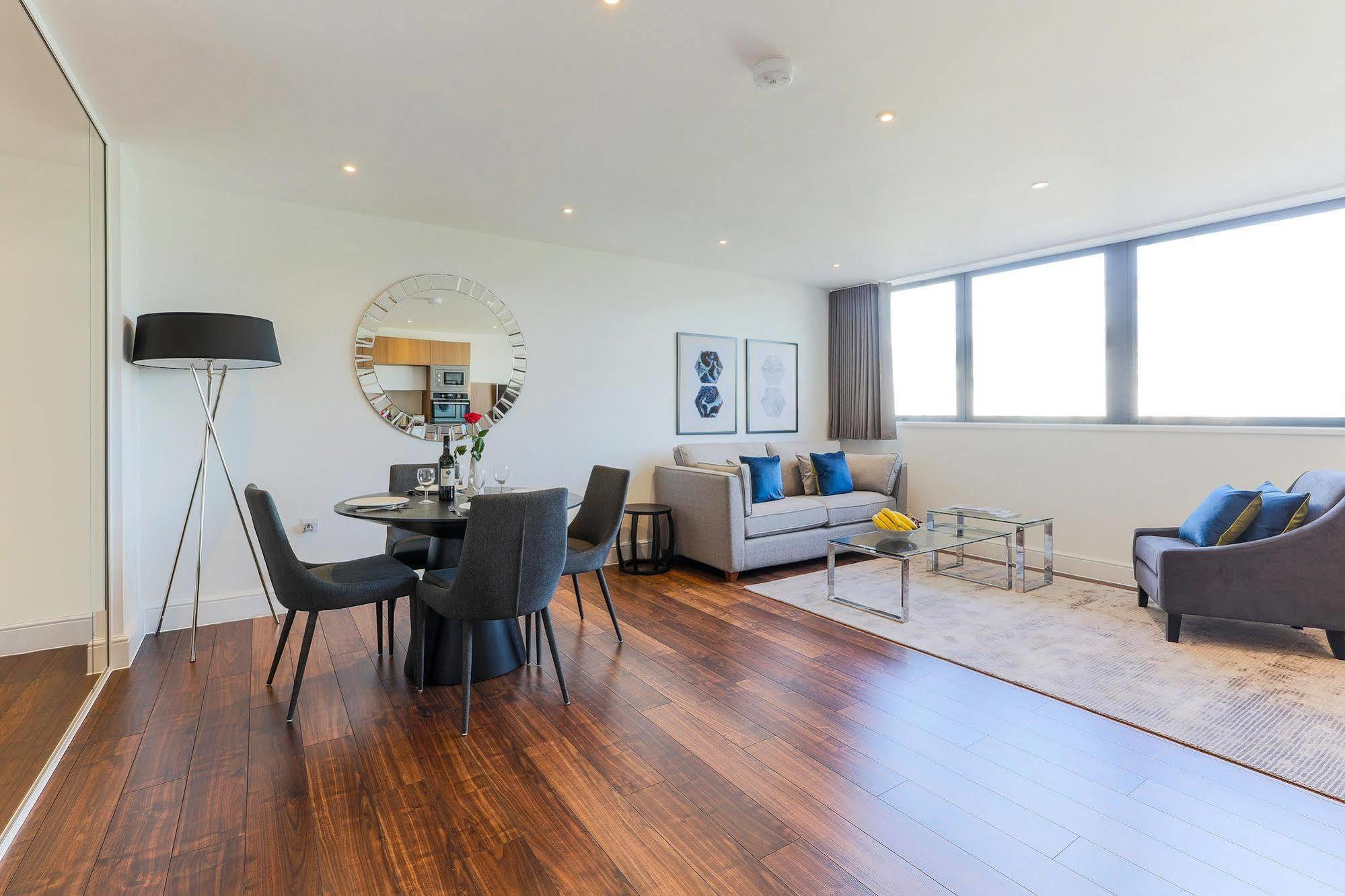 Swiss Cottage One Лондон Экстерьер фото