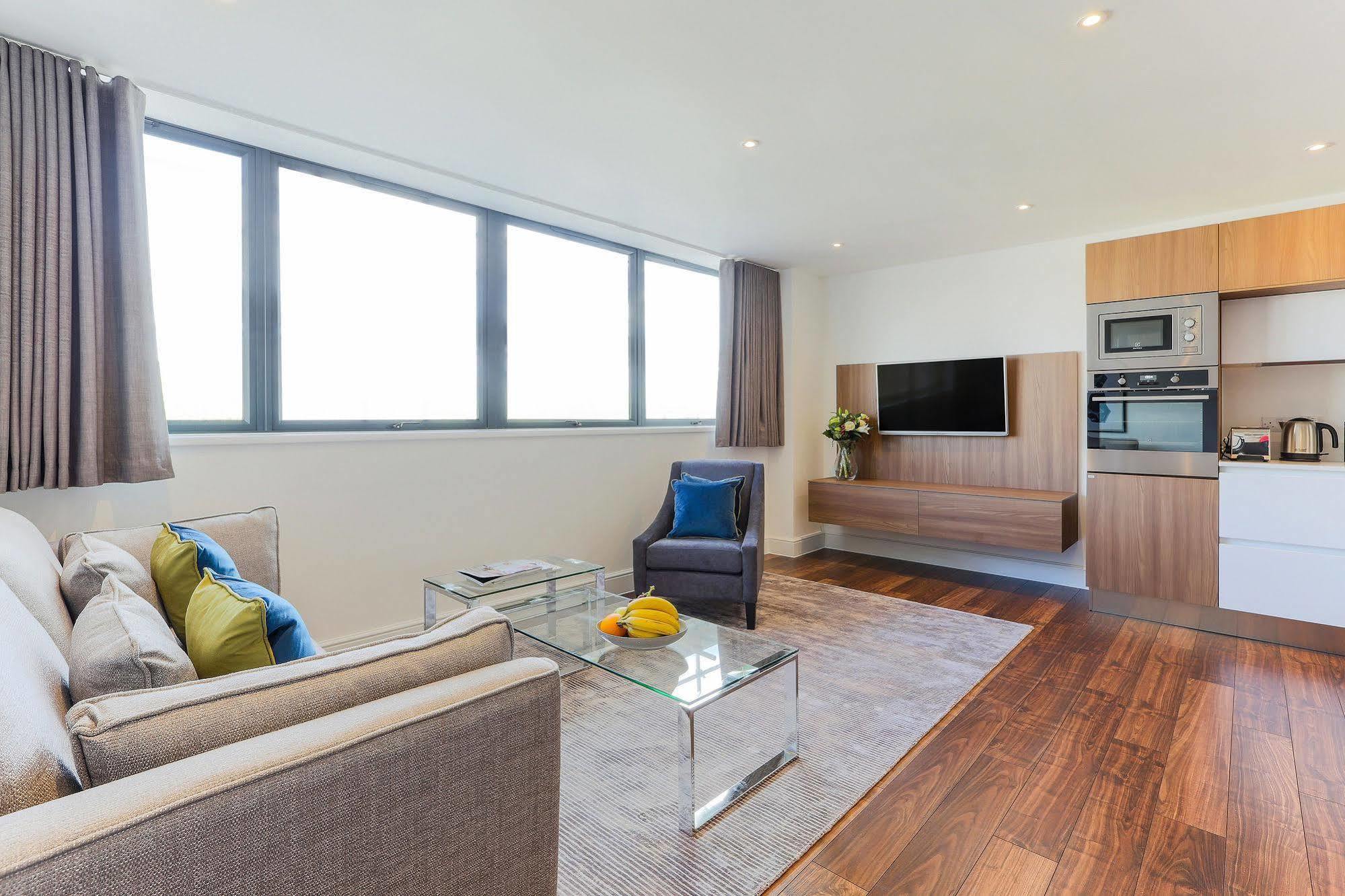 Swiss Cottage One Лондон Экстерьер фото