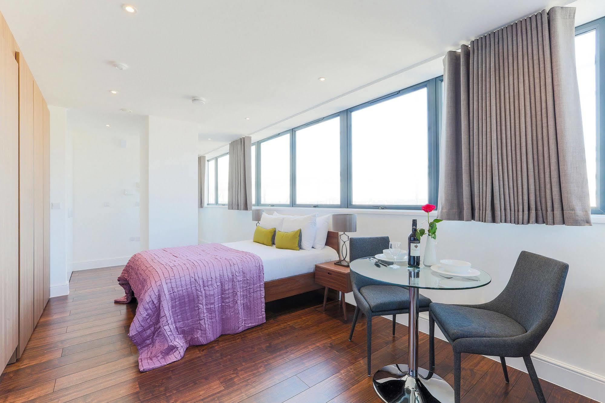 Swiss Cottage One Лондон Экстерьер фото