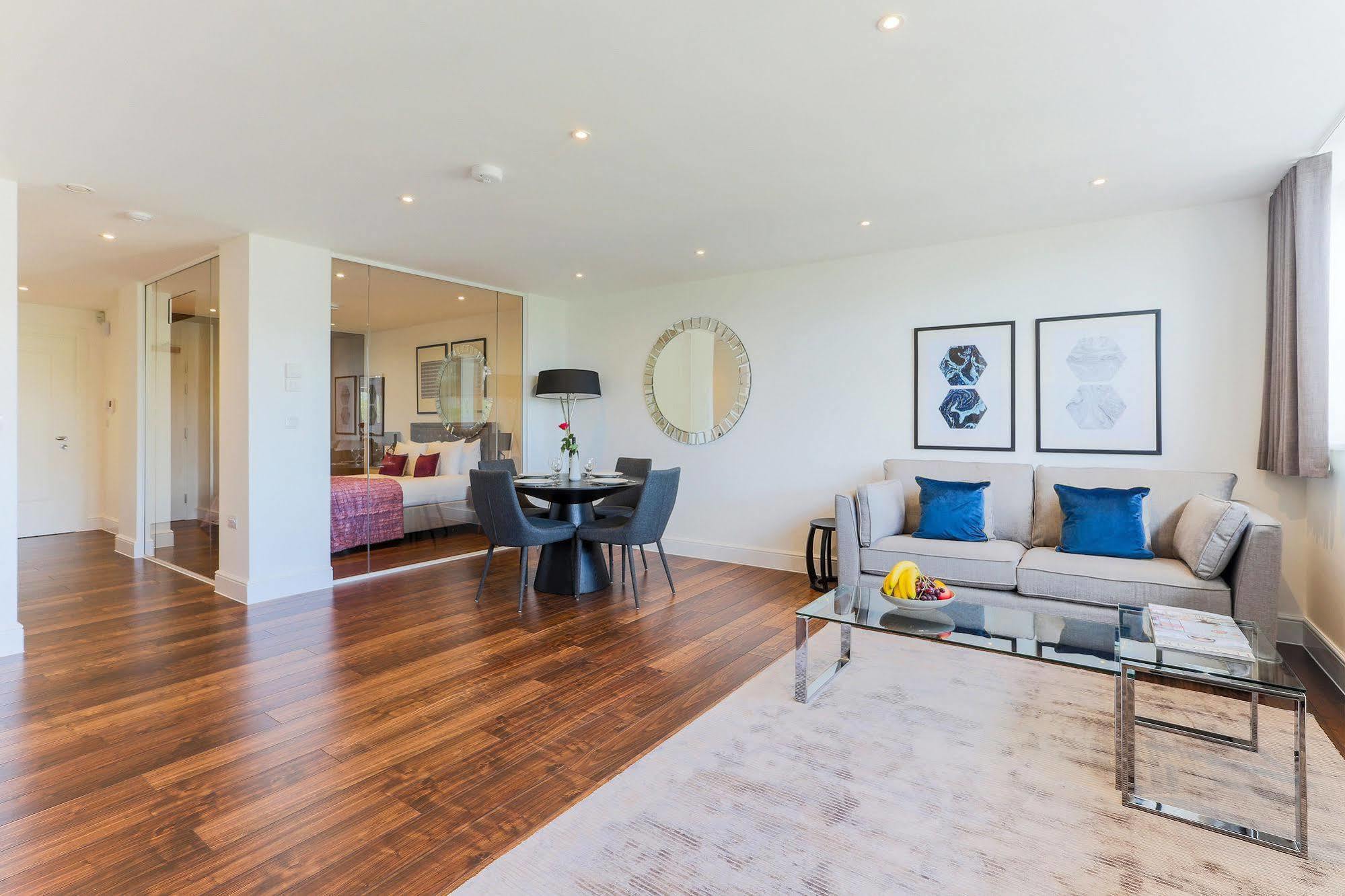 Swiss Cottage One Лондон Экстерьер фото