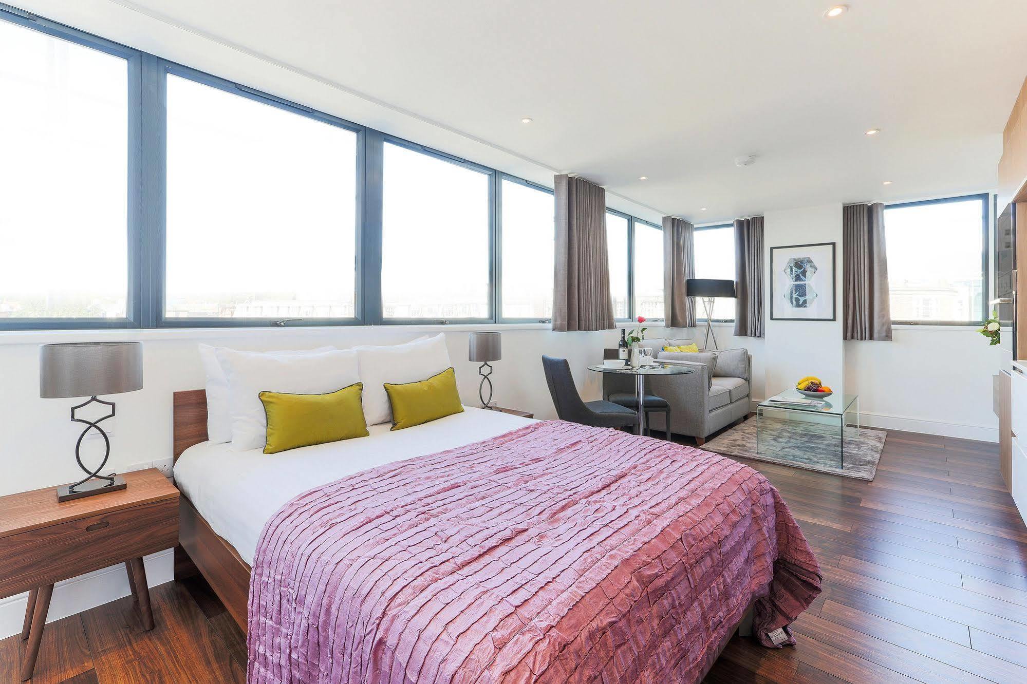 Swiss Cottage One Лондон Экстерьер фото