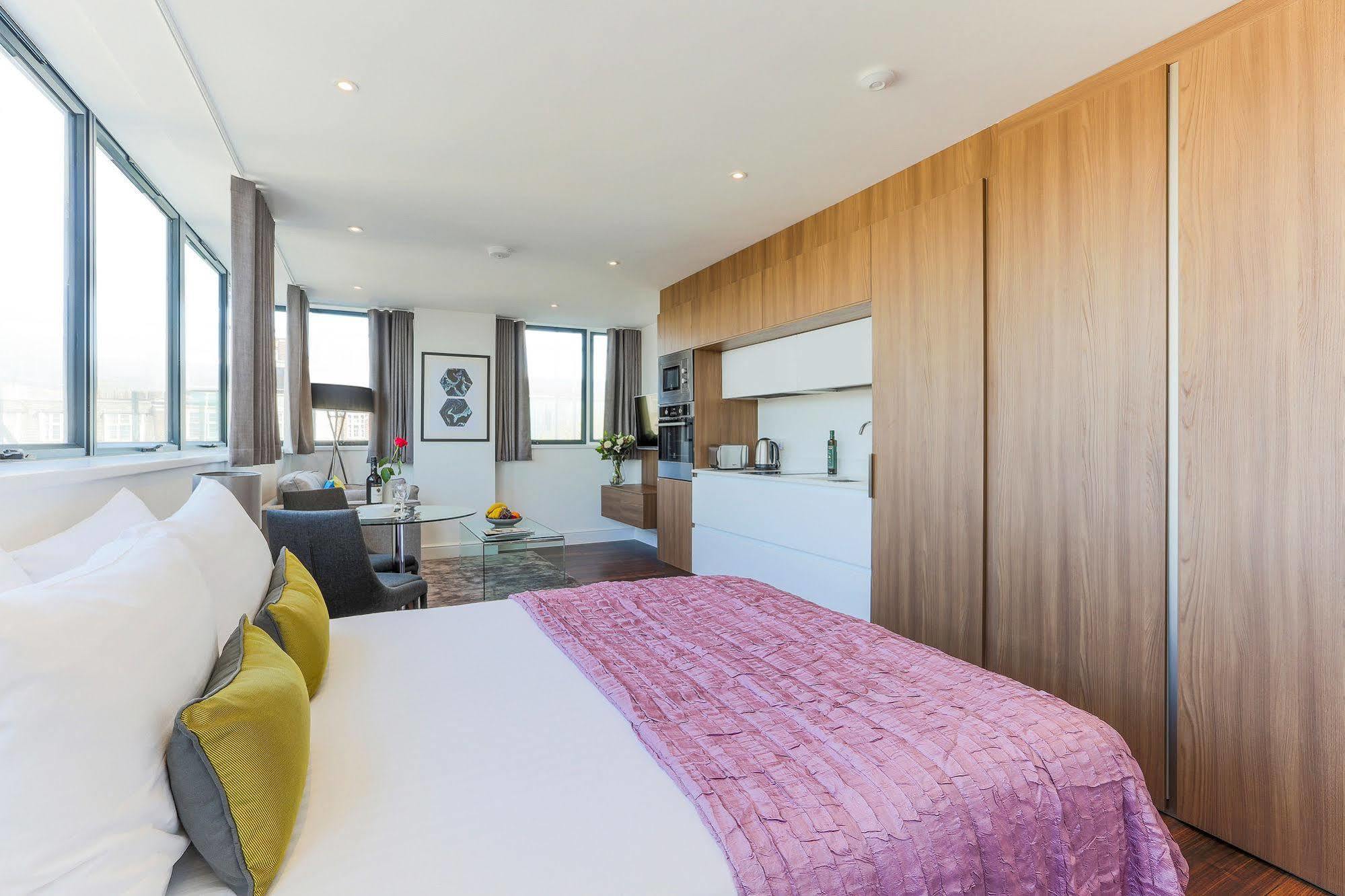 Swiss Cottage One Лондон Экстерьер фото