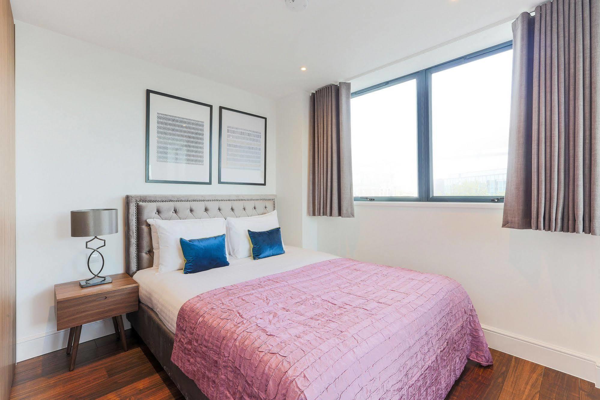 Swiss Cottage One Лондон Экстерьер фото